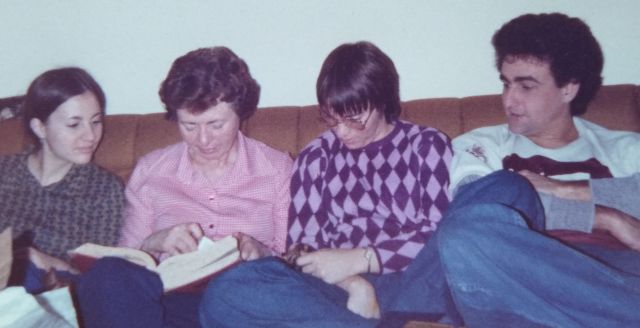 Anne, Mom, Gayle, Jim Anne, Mom, Gayle, Jim